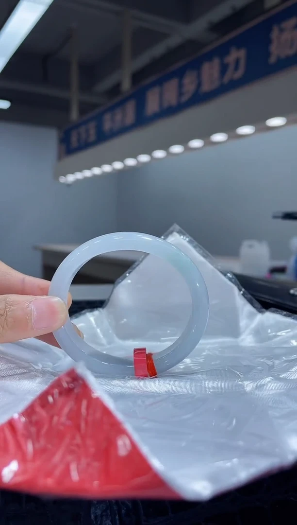 未镶嵌手镯（贵妃镯）翡翠11