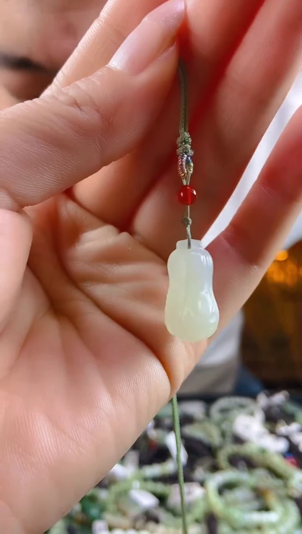 和田玉未镶嵌颈饰多样性发货，拍一发一