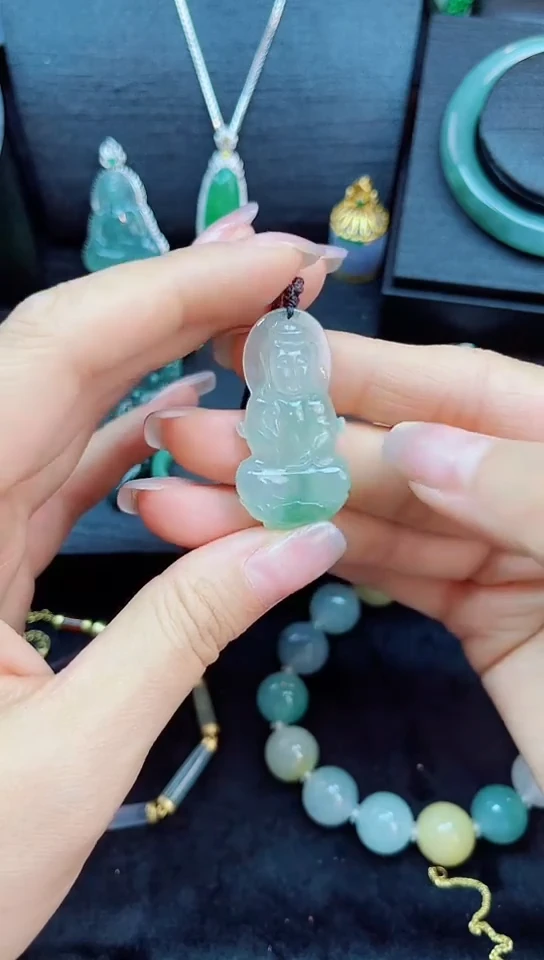 翡翠未镶嵌吊坠(赠链)吊坠