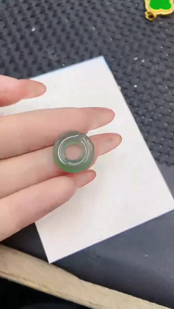 颈饰未镶嵌翡翠1