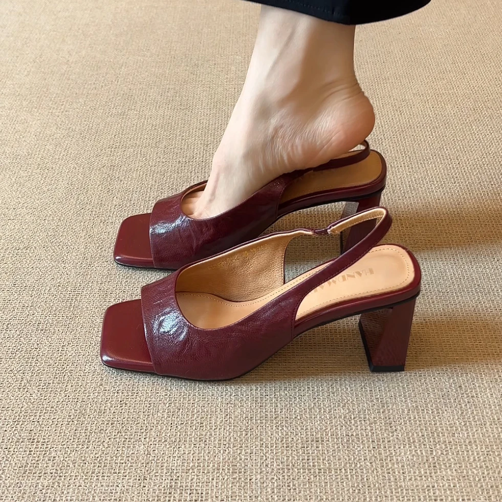 RubyL/7cm夏季简约复古时尚韩版气质百搭舒适粗跟纯色露趾凉鞋