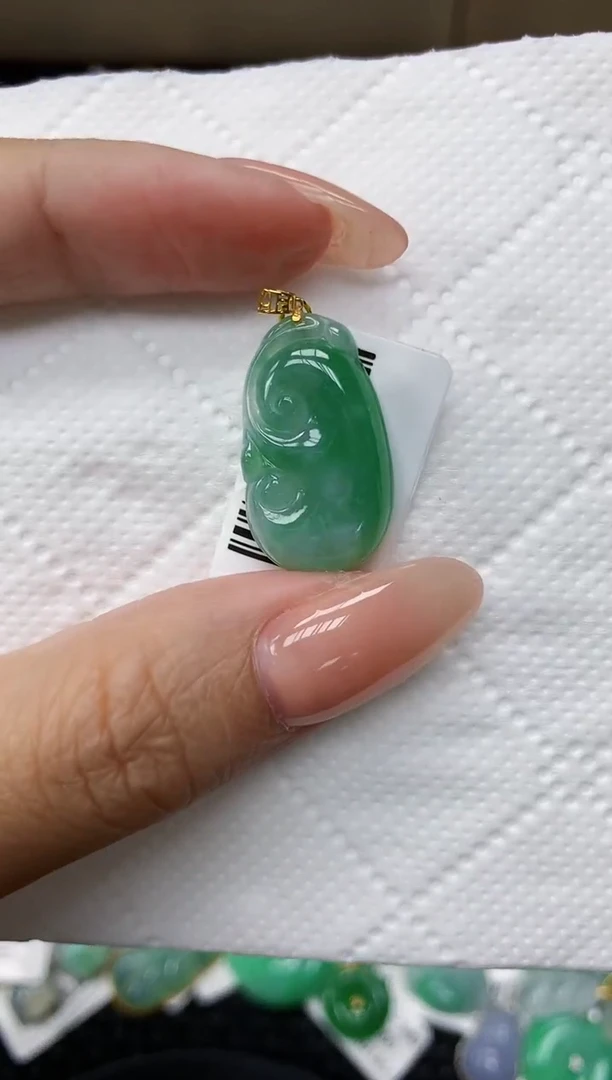 颈饰18K金镶嵌翡翠11111111111
