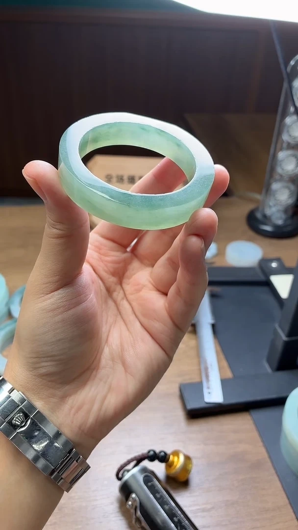 未镶嵌手镯定制翡翠北**天 到底定制