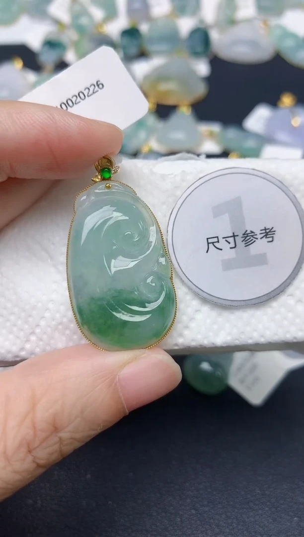 颈饰18K金镶嵌翡翠天然缅甸A货翡翠