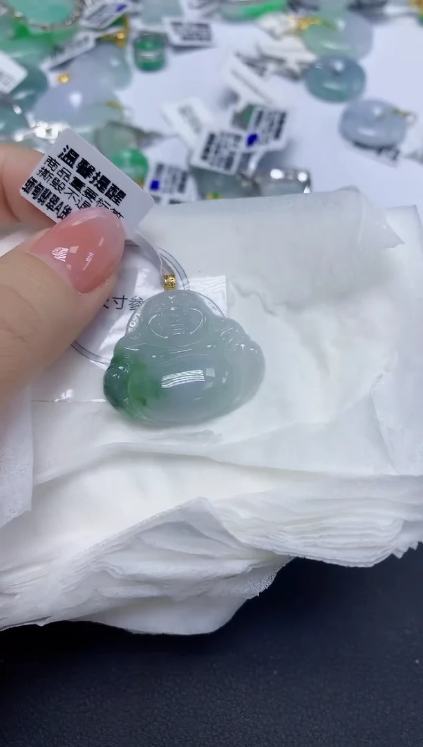 颈饰18K金镶嵌翡翠天然缅甸翡翠A货多样性发一件