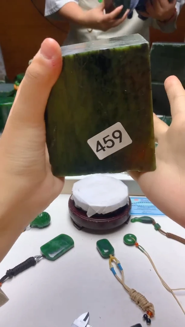 未镶嵌和田玉（碧玉）珠宝半成品0
