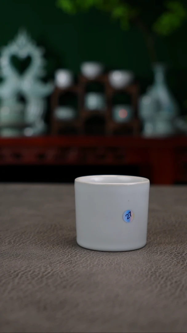 27号月白扳指杯大瑕简包~帆