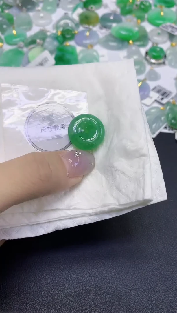 颈饰未镶嵌翡翠天然缅甸翡翠A货多样性发一件