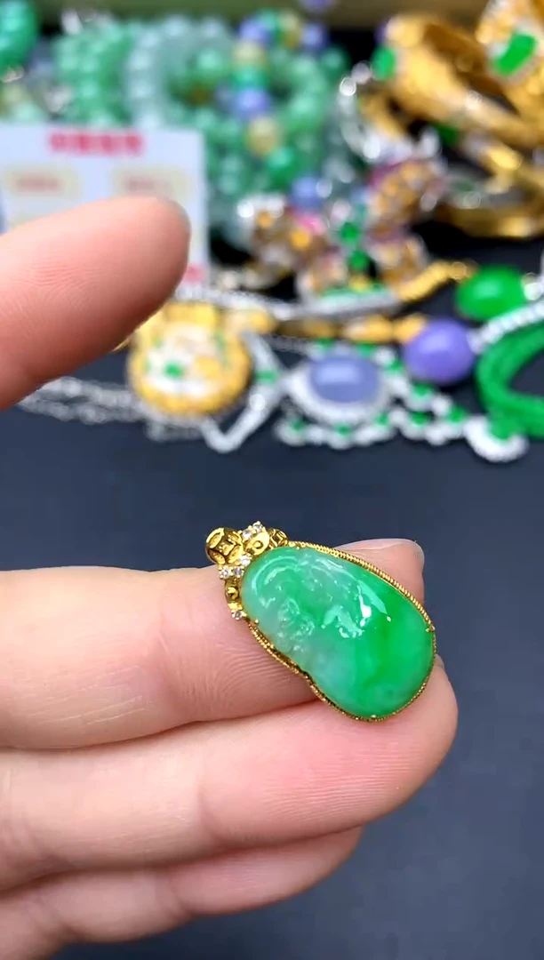 颈饰18K金镶嵌翡翠354-中国好珍宝