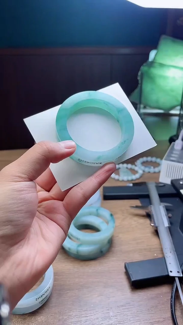 定制翡翠手镯未镶嵌L**a定制