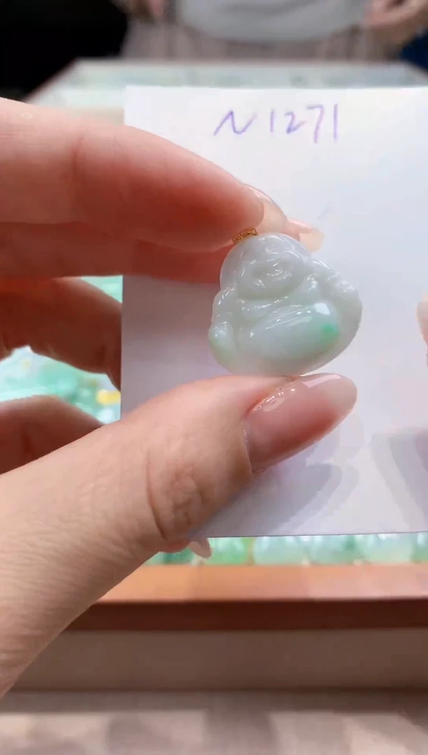 翡翠18K金镶嵌颈饰天然缅甸a货翡翠