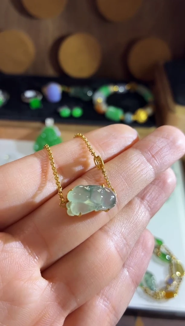 18K金镶嵌手链翡翠手链