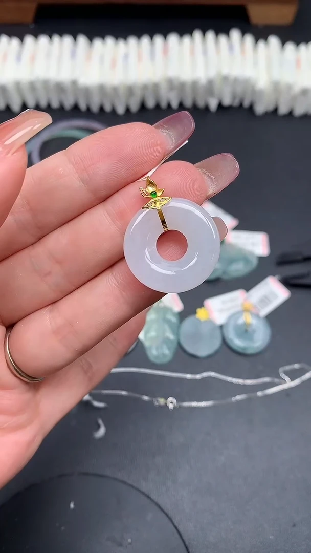 翡翠18K金镶嵌吊坠(不含链)MS190873