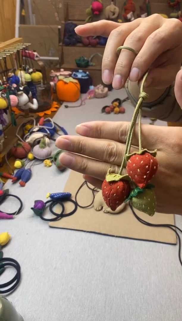 草莓包挂1个 配件