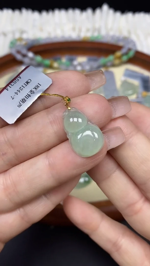 吊坠(不含链)18K金镶嵌翡翠葫芦18K金扣镶嵌@@CMT1244-7