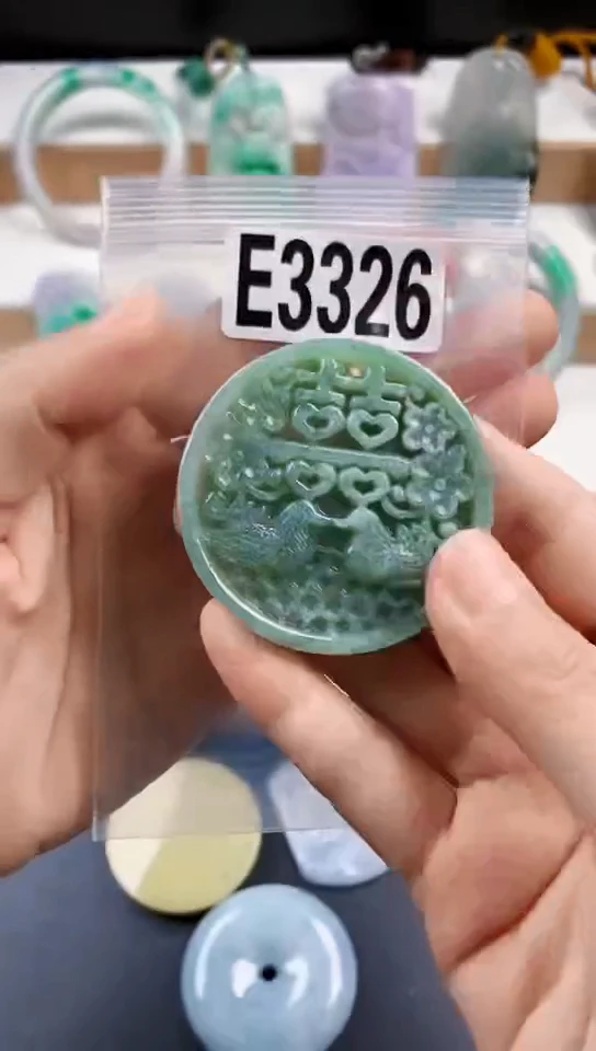 颈饰未镶嵌翡翠天然翡翠吊坠挂饰