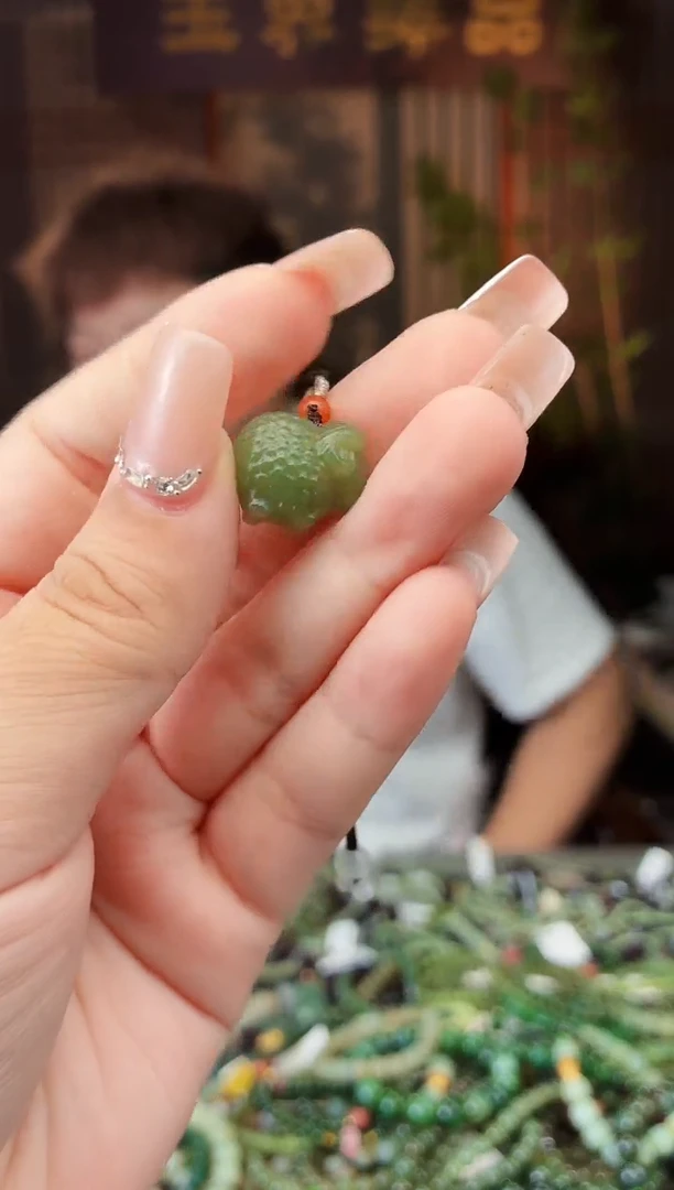 和田玉未镶嵌颈饰拍一发一