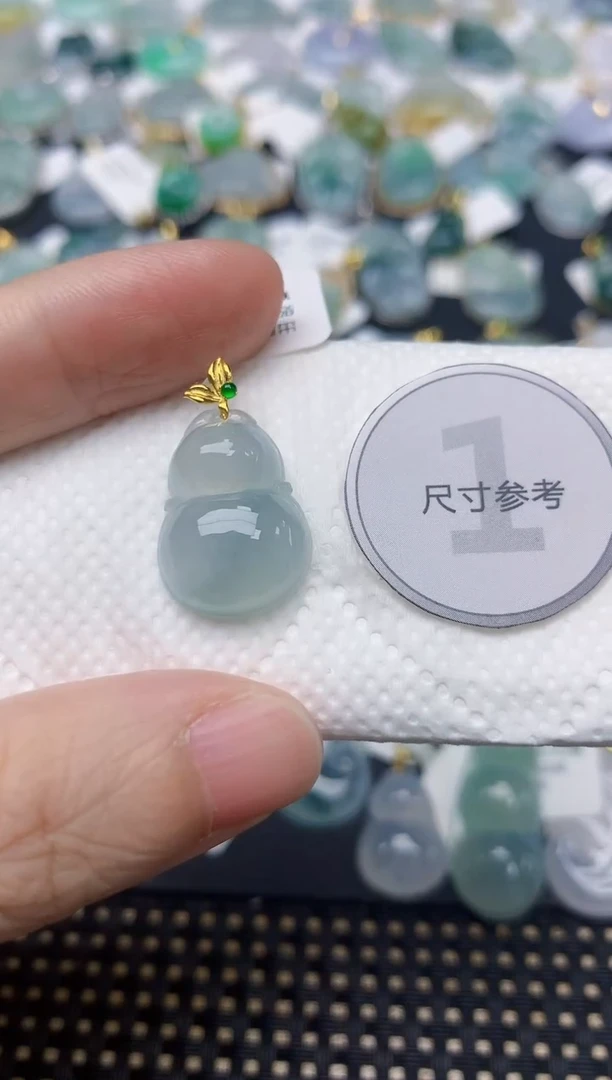 颈饰18K金镶嵌翡翠天然缅甸A货翡翠