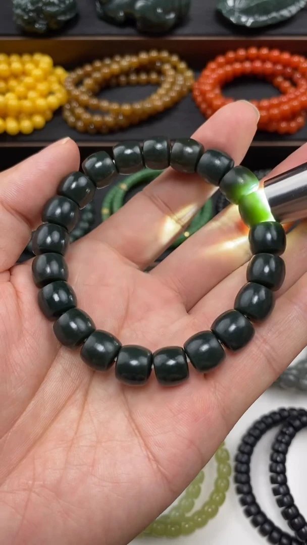 和田玉未镶嵌颈饰手串