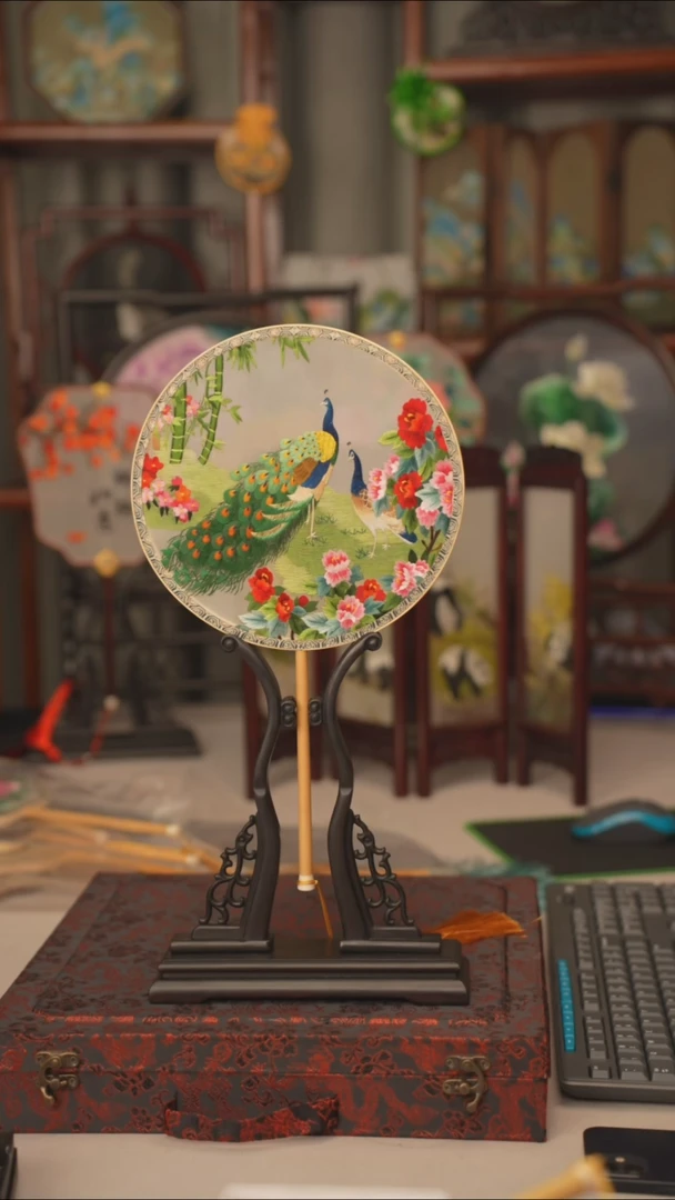 扇子苏绣作品手绣扇子