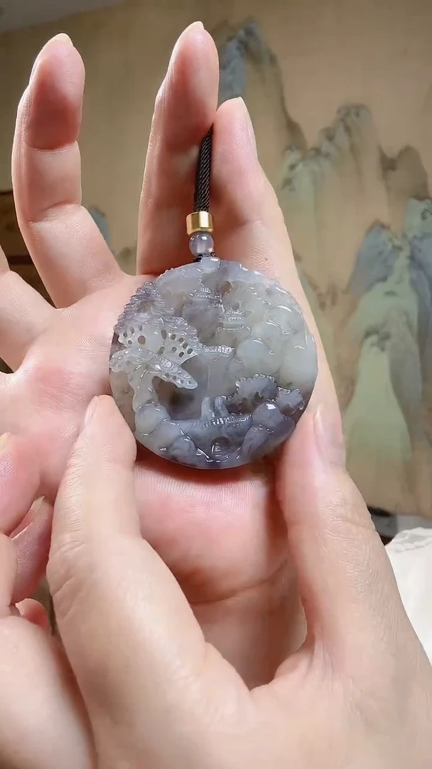 和田玉未镶嵌颈饰.