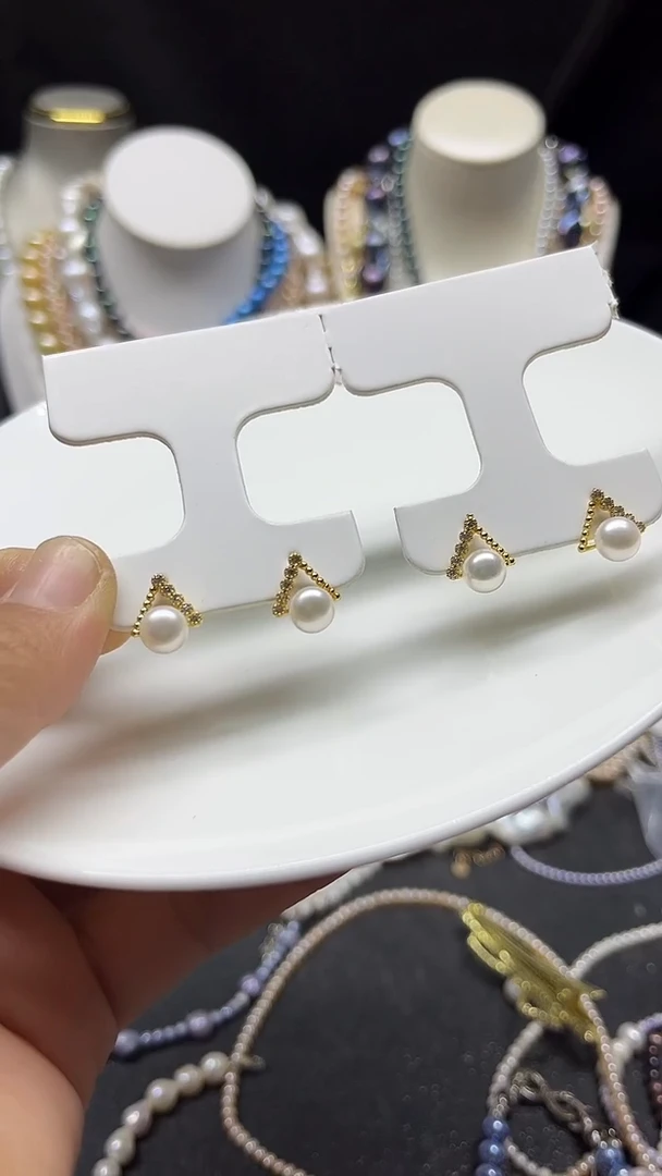 颈饰未镶嵌淡水珍珠多人耳饰