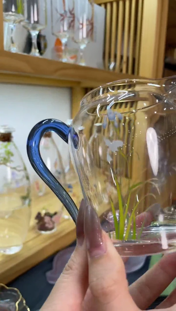 九河思明公杯蓝把兰花