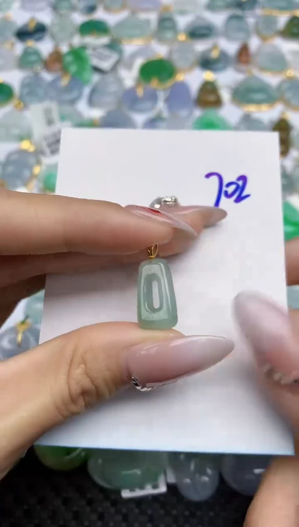 【闪购商品】翡翠颈饰18K金镶嵌天然翡翠A货