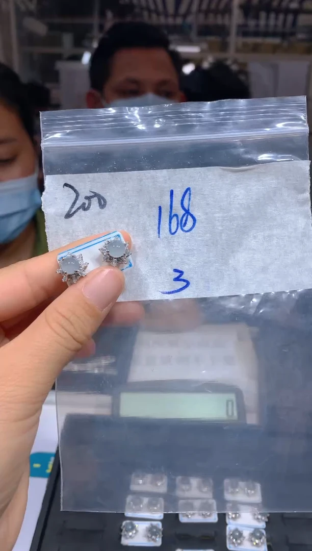 【闪购商品】定制翡翠未镶嵌200耳钉多样性拍一发一毛货定制抛光