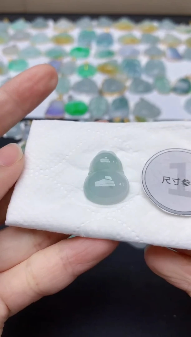 翡翠未镶嵌颈饰天然缅甸A货翡翠