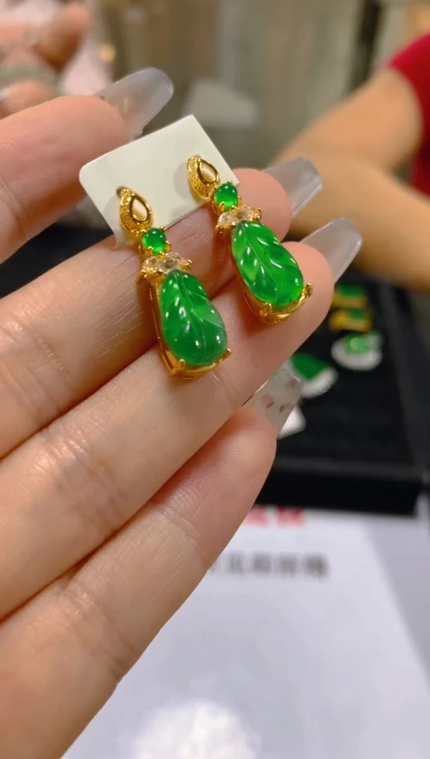 未镶嵌翡翠耳饰多样性发一