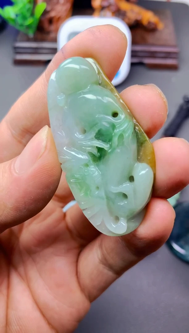 颈饰未镶嵌翡翠挂件