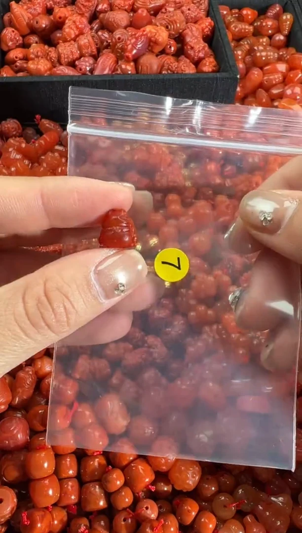 【闪购商品】南红玛瑙颈饰未镶嵌1