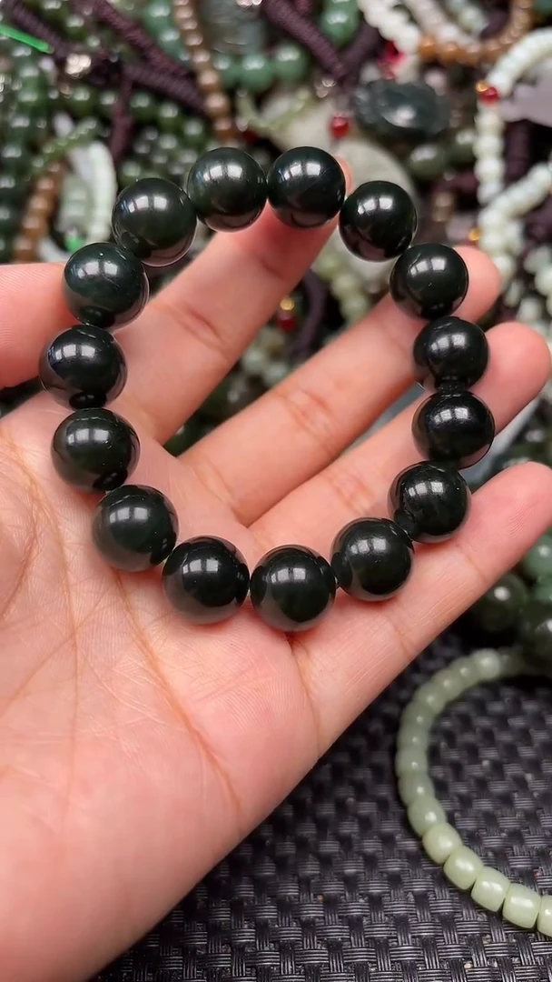 和田玉未镶嵌颈饰1