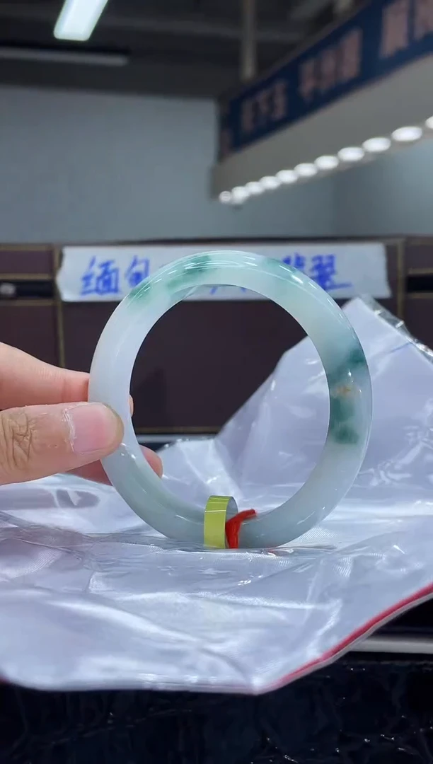未镶嵌手镯翡翠7