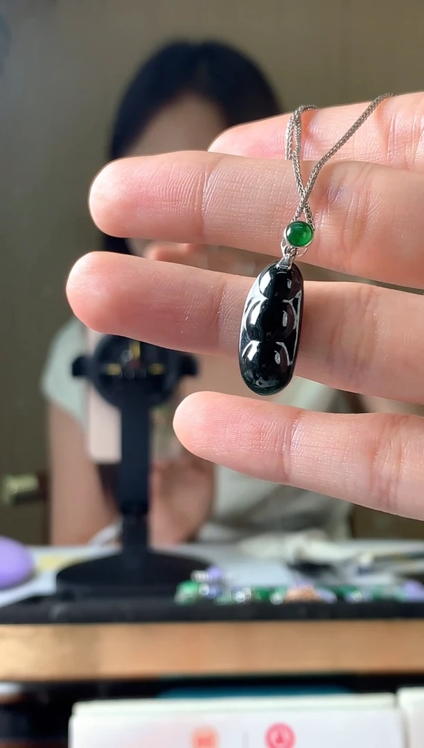 翡翠18K金镶嵌吊坠(赠链)吊坠