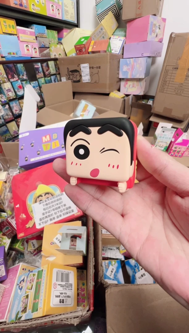 搪胶正版蜡笔小新wink小新方块