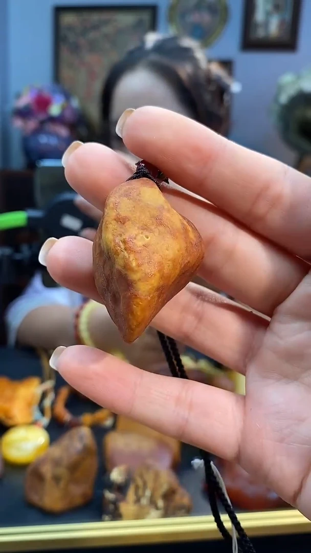 琥珀颈饰未镶嵌吊坠