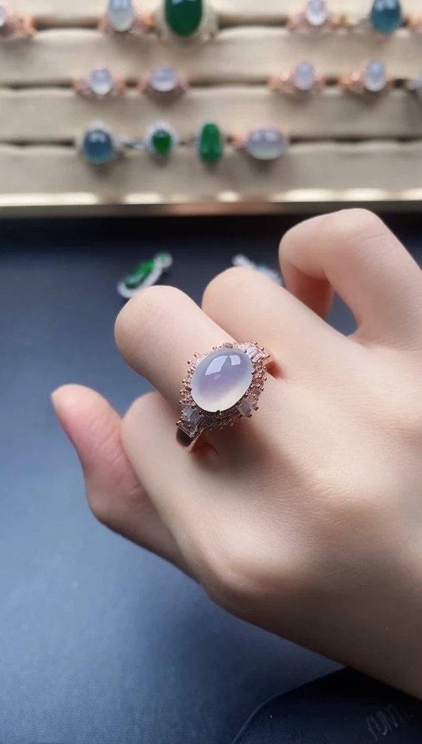 翡翠戒指未镶嵌一物一证一礼盒