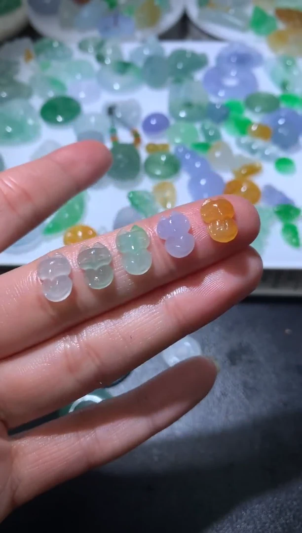 未镶嵌定制翡翠毛货
