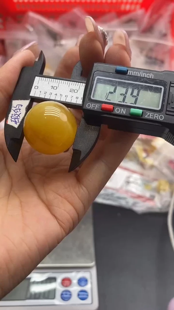 琥珀未镶嵌珠宝奇石1183