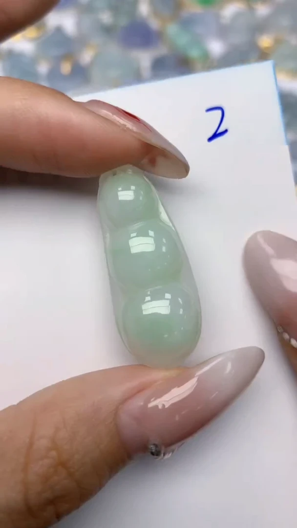 【闪购商品】翡翠颈饰未镶嵌天然翡翠A货，