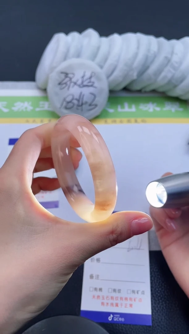 【闪购商品】石英质玉手镯未镶嵌A22-52+