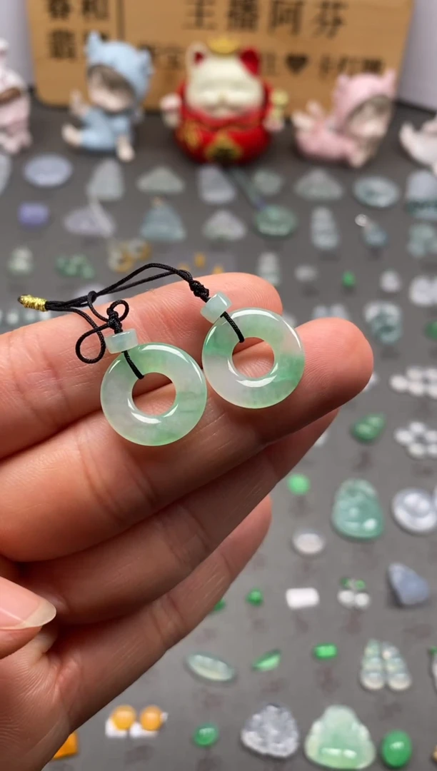 【闪购商品】翡翠颈饰未镶嵌冰飘緑圈圈1对/芬