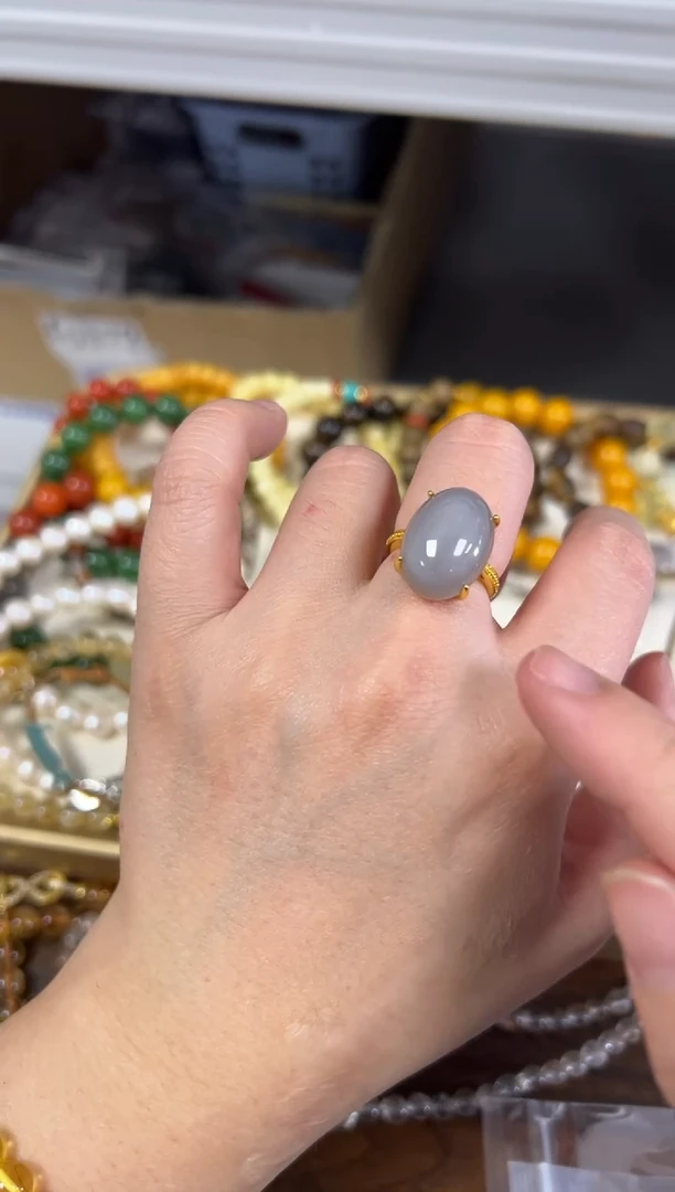 未镶嵌戒指和田玉和田玉烟紫四爪大蛋面镶嵌款戒指[32]