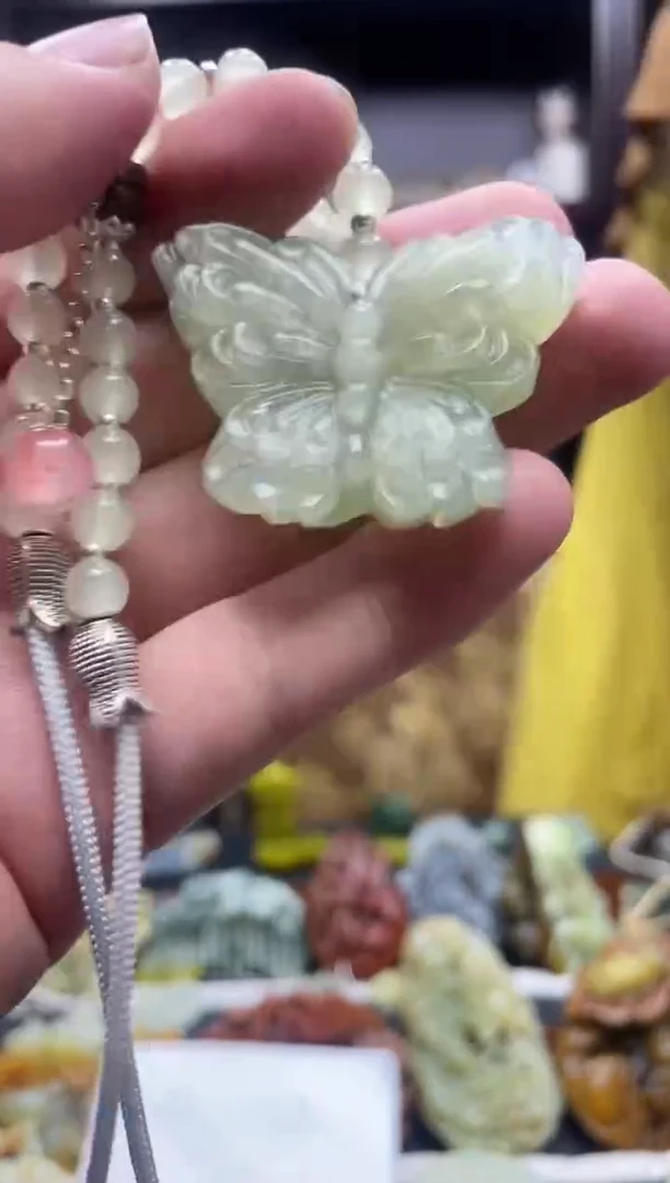 岫玉未镶嵌吊坠·