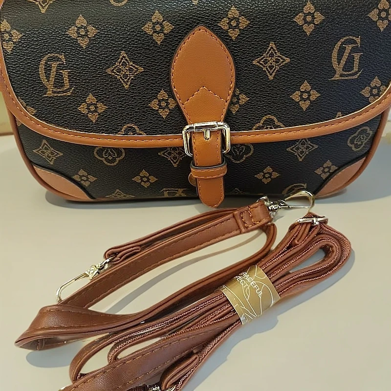 大方包运动云朵包女士款四叶草黄咖色斜挎包潮流单肩休闲气质百搭