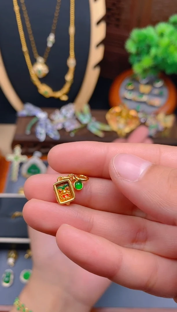 【闪购商品】翡翠吊坠(不含链)银S925镶嵌扎吉拉母