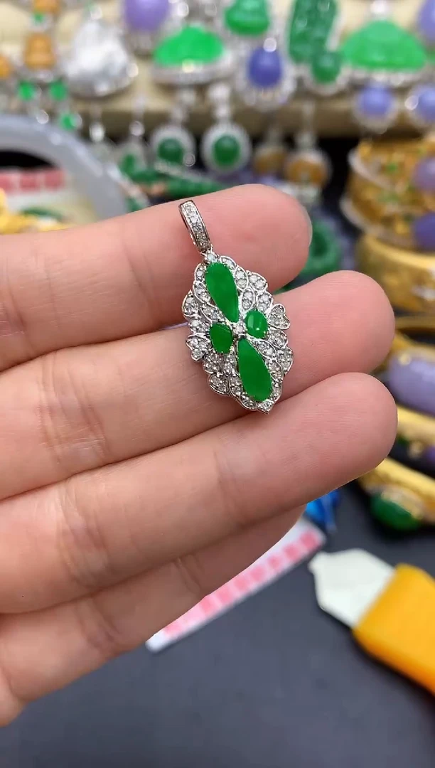 颈饰18K金镶嵌翡翠353-中国好珍宝