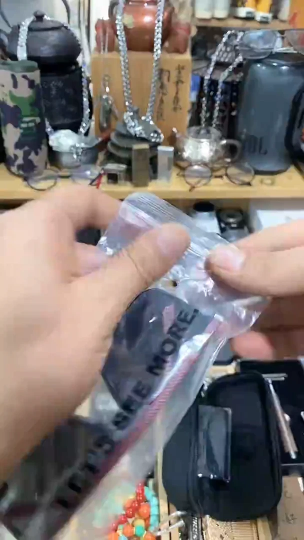 瓷片闪购商品  如图所示